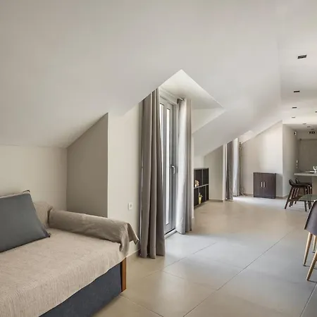 Apartment Fidias *